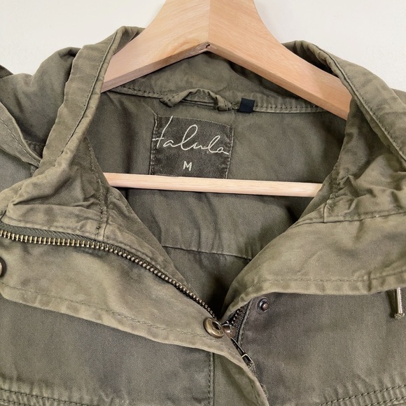 ARITZIA |  TALULA TROPER ARMY UTILITY FAUX LEATHER SLEEVE JACKET - Picture 7 of 16